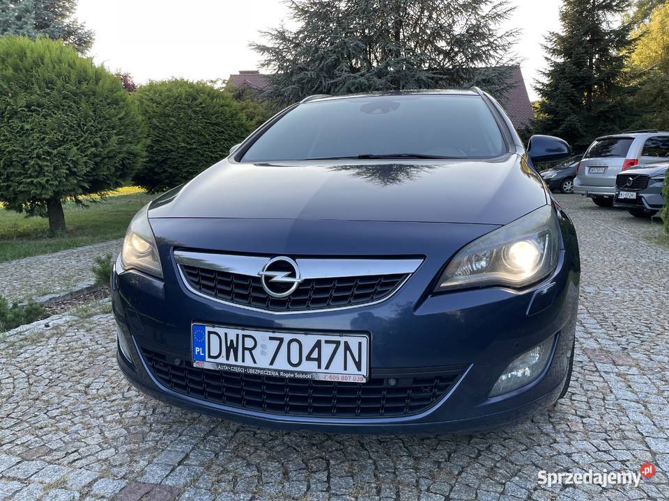 Opel Astra OPC Kombi 20 CDTI 160 2011