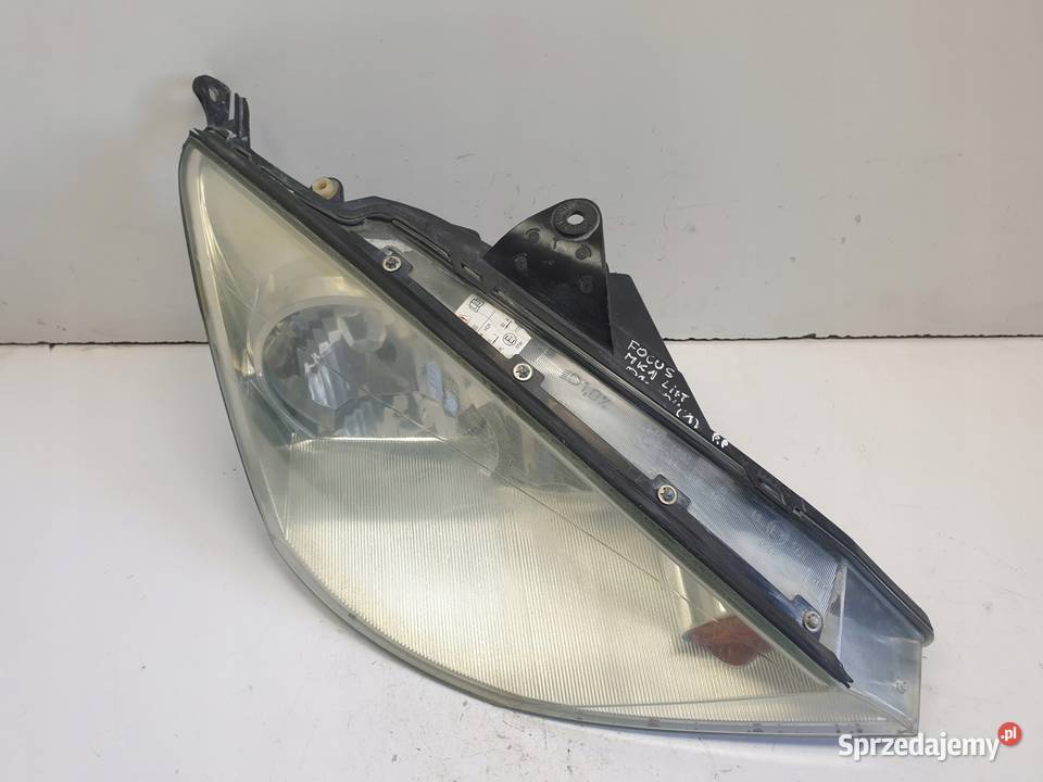 Ford Focus mk1 lift fl PRZEDNIA LAMPA PRAWA osobowe Janów