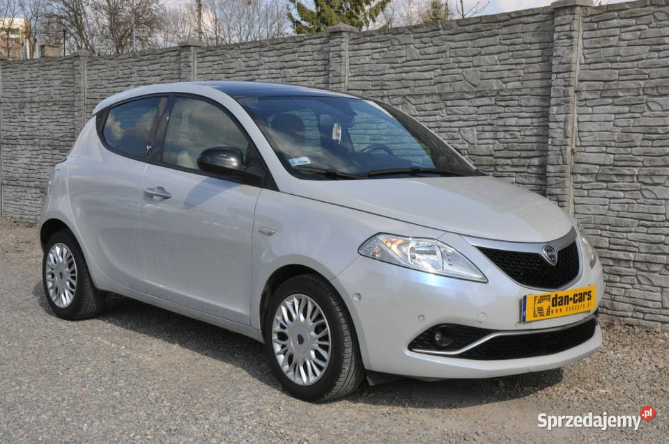 Lancia Ypsilon 12 70 Full Szyberdach Skóra czujnik parkowania Dąbrowa Górnicza sprzedam