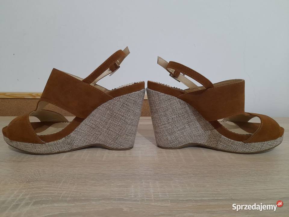 Koturny buty na koturnie Chynowo