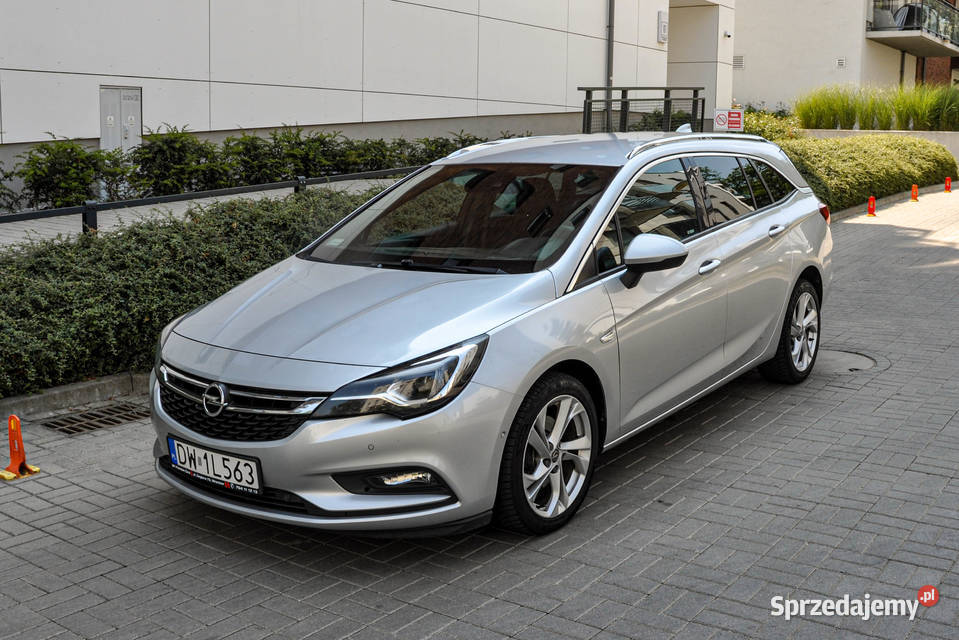 Opel Astra K 16CDTI Salon Bezwypadkowy 20172017 Rok produkcji 2016 Astra Astra Wrocław