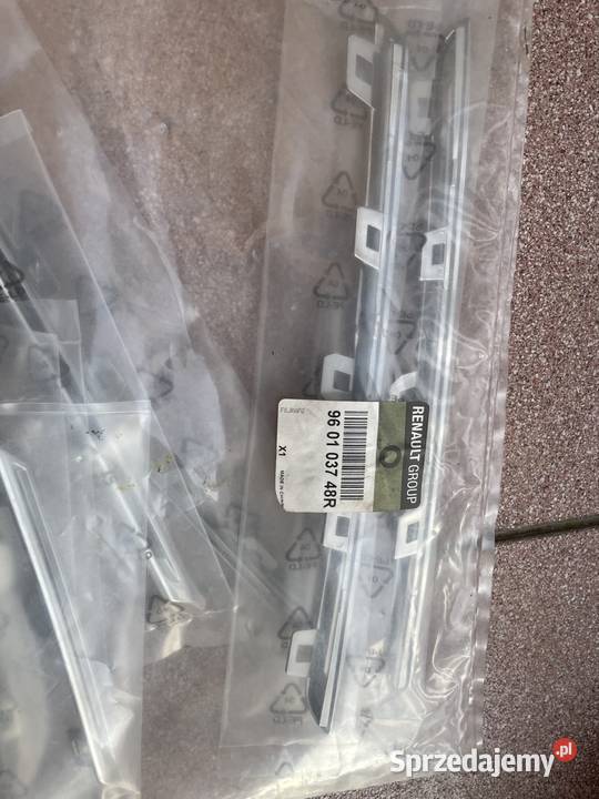 Listwy chrom grilla Renault Megane IV 960103748R osobowe śląskie Kozy