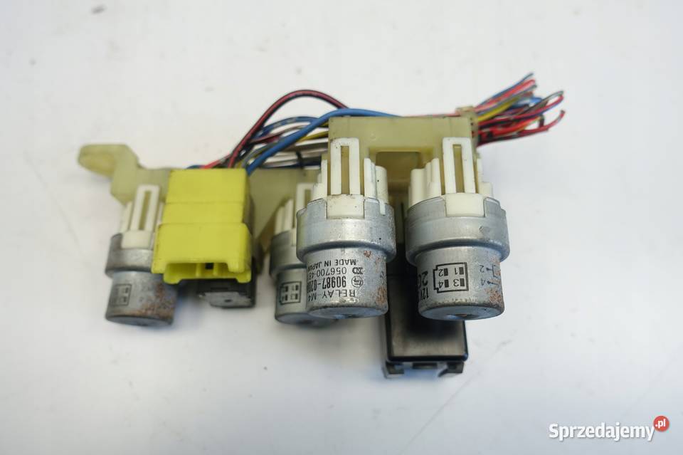 Toyota Supra III 30 i SKRZYNKA BEZPIECZNIKÓW osobowe Rudka