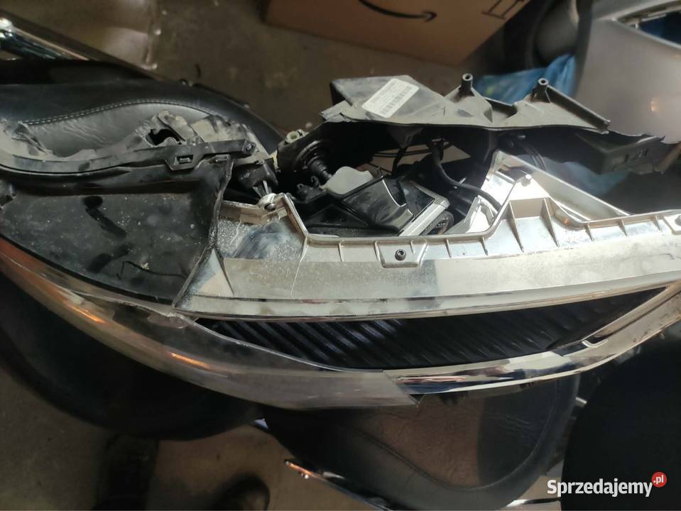 Ford Fusion II Lampa przednia prawa