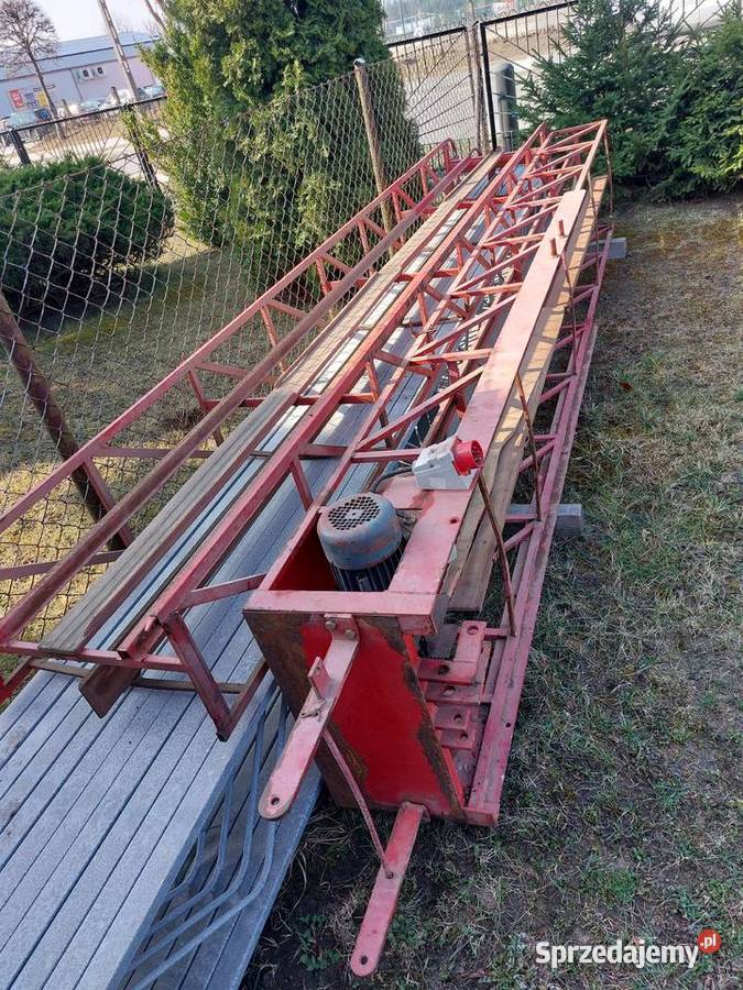 Podajnik łańcuchowy do kostek siana słomy Karsin