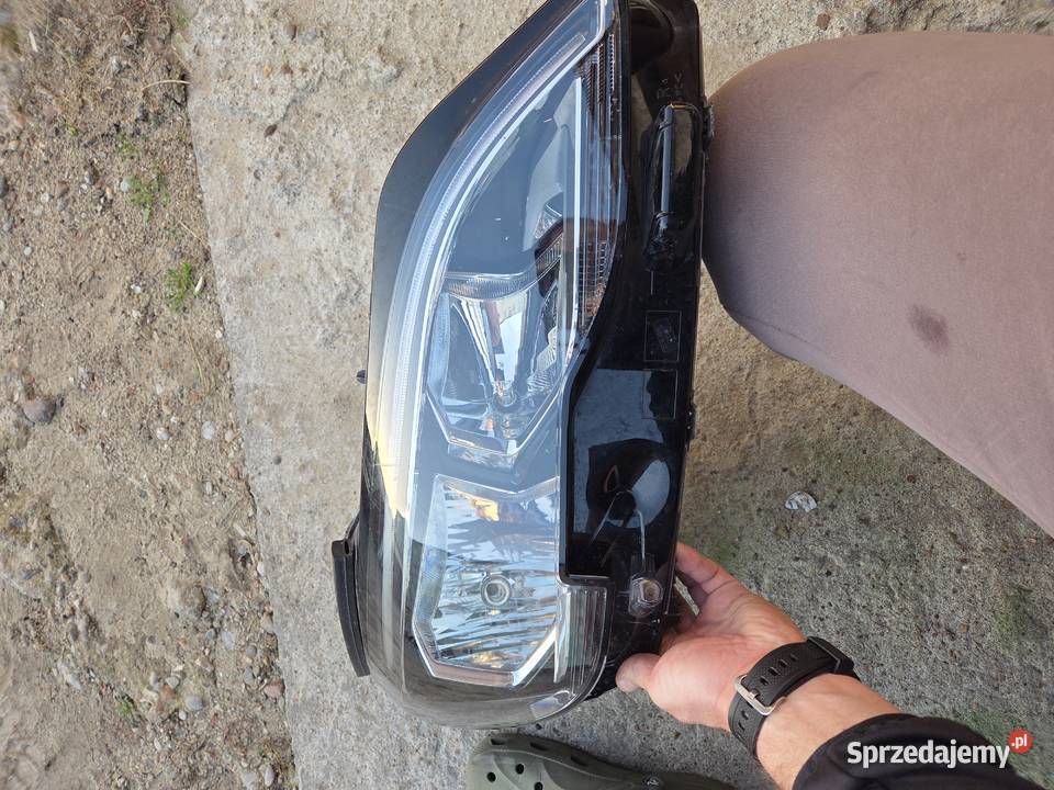 Peugeot 3008 5008 II lampa przednia prawa LED Grudziądz