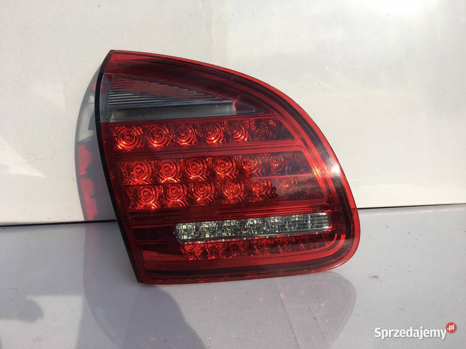 PORSCHE CAYENNE 2 7P5 LEWA LAMPA W KLAPĘ Ostroróg