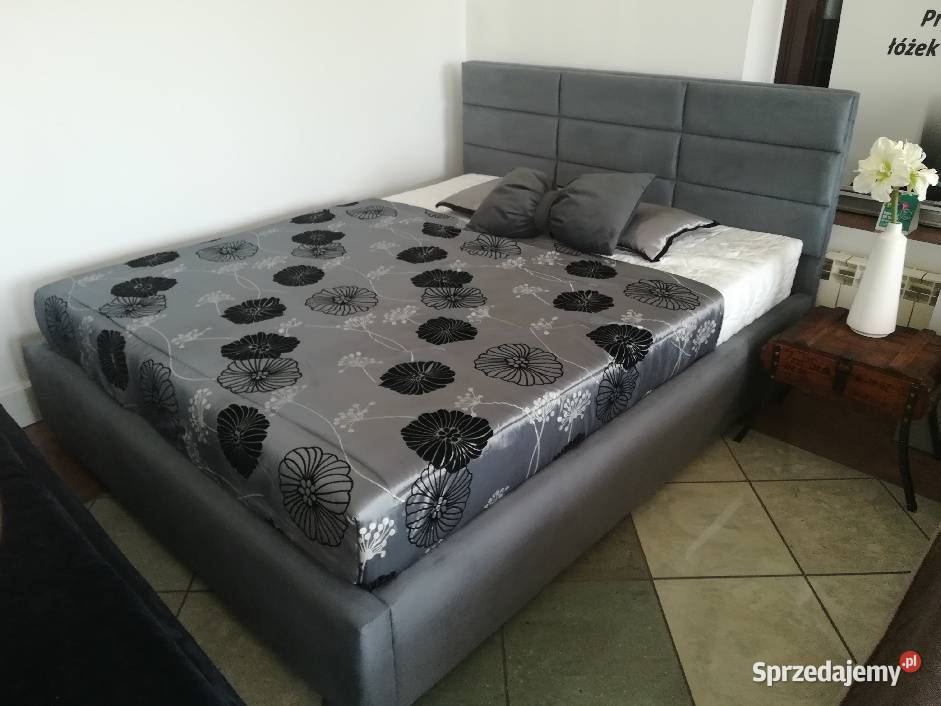 Symetryczne kostki w łóżku Vincent 160x200 z Łomianki