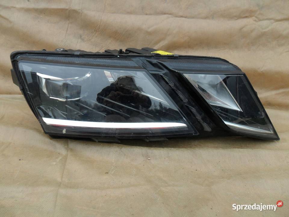 LAMPA PRAWY PRZÓD REFLEKTOR EU 5E1941016F SKODA osobowe wielkopolskie Nowy Tomyśl