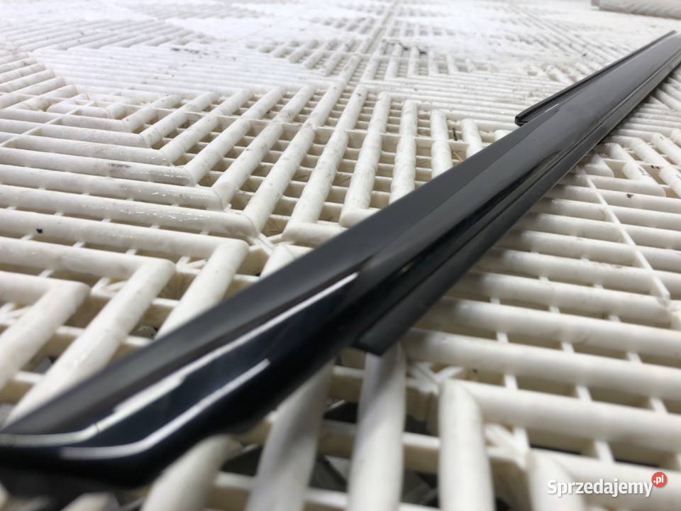 LISTWA ZGARNIAJĄCA PRZÓD PRAWA AUDI Q5 8R osobowe sprzedam