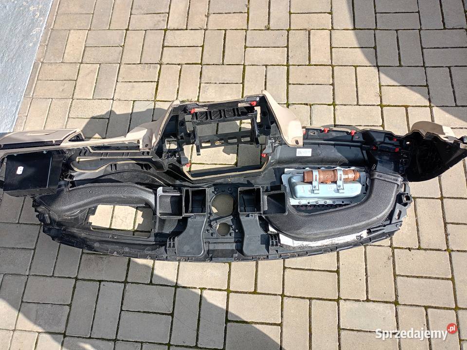 Deska rozdzielcza konsola BMW F10 f11 Deski rozdzielcze, konsole Wiewiec