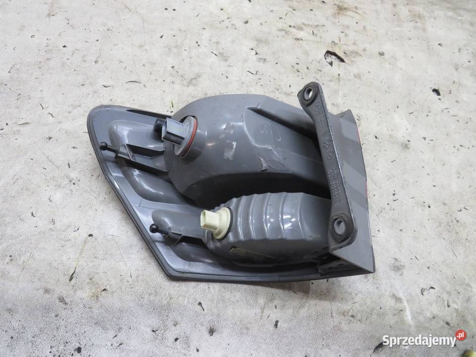 LAMPA PRAWA TYLNA TYŁ EUROPA JEEP WK2 55079420A Lampy przednie