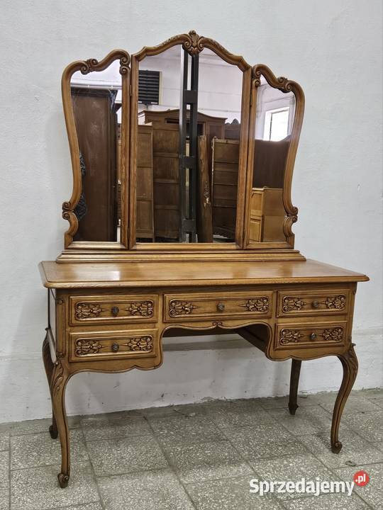 Toaletka ludwikowska Francja