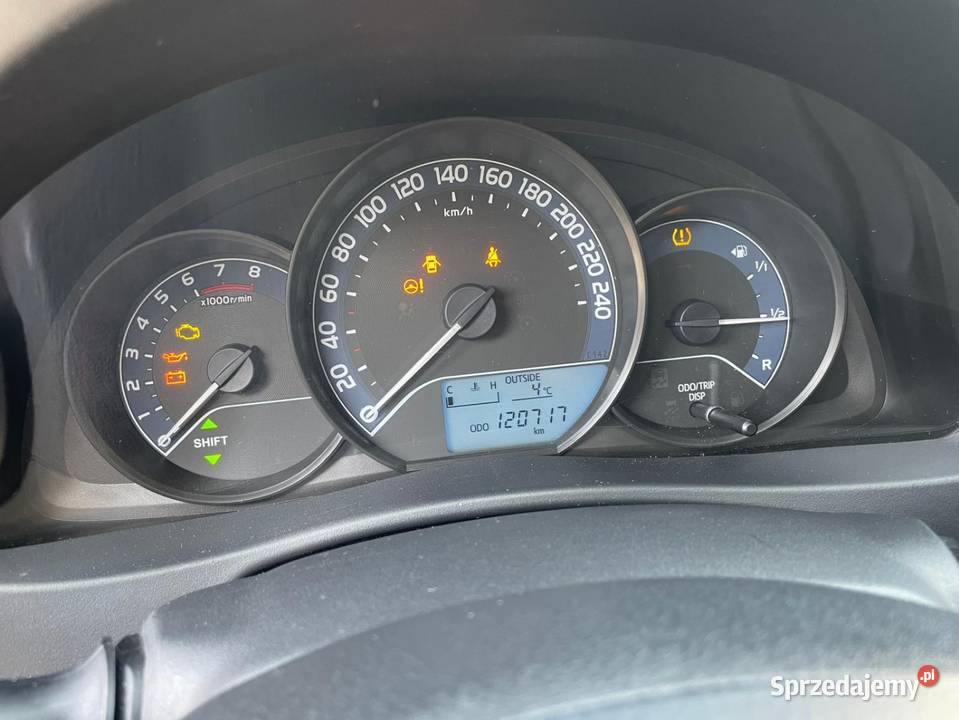 TOYOTA AURIS 133 B LIFT lekko uszkodzona Tłuszcz