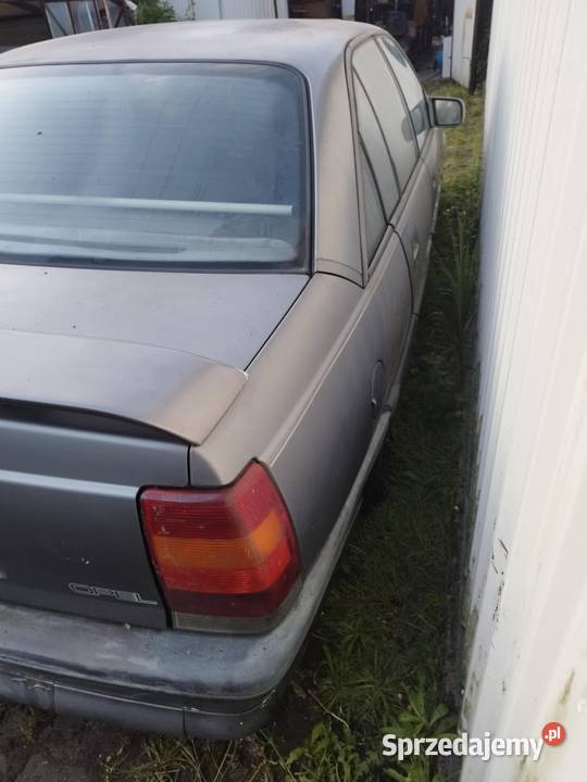 Opel Omega A 3000 30 24v Łódź