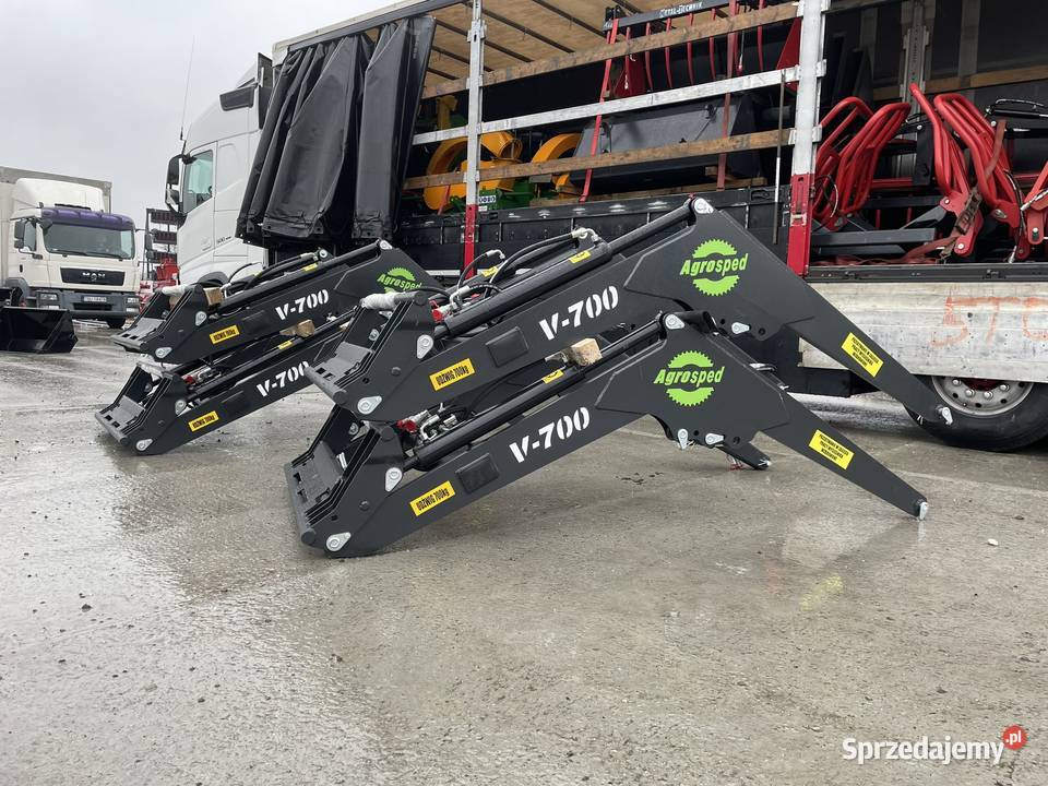 Ładowacz czołowy firmy Agrosped model V700 Babczyzna
