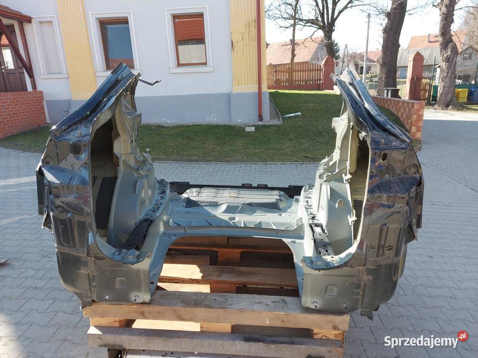 TESLA MODEL Y 2022r WANNA PAS TYLNY ĆWIARTKA osobowe