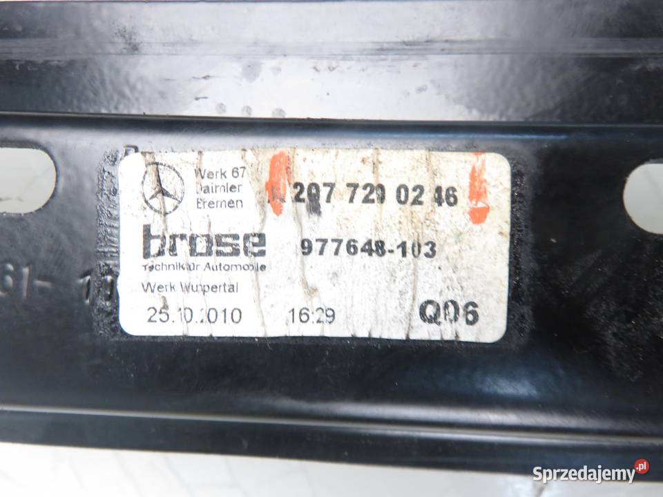 PODNOŚNIK SZYBY PRAWY MERCEDES 207 2077200246