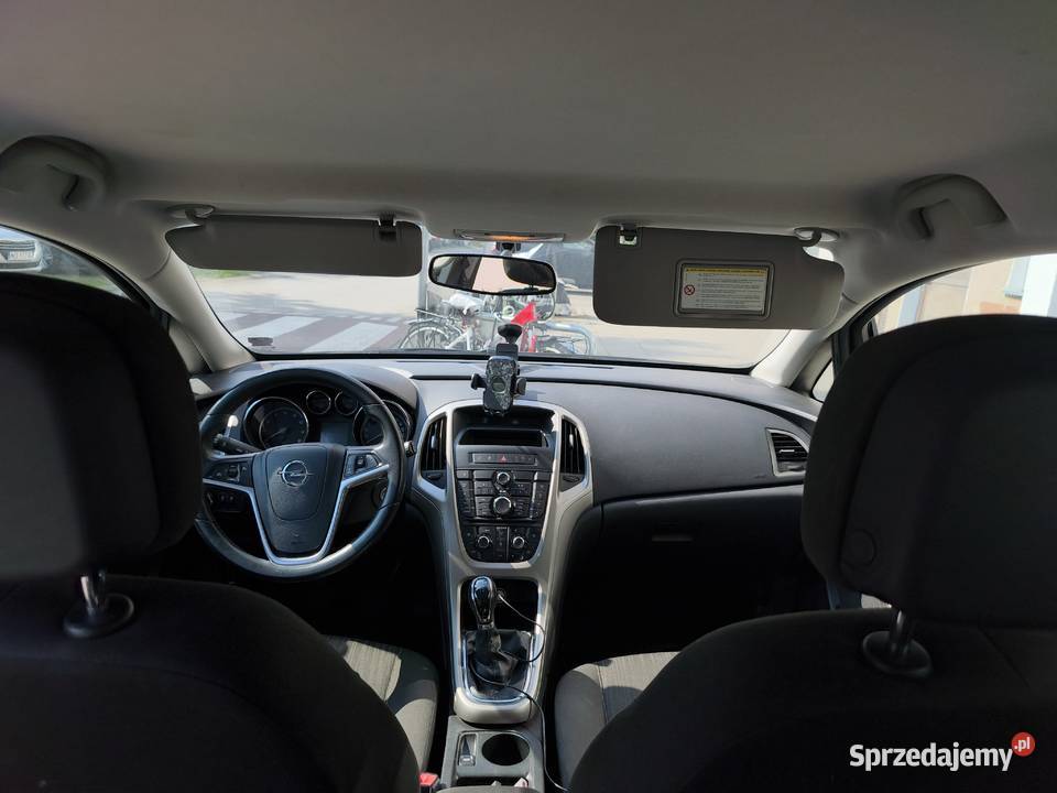 Opel Astra J 2011 niezawodne ekonomiczne z Warszawa