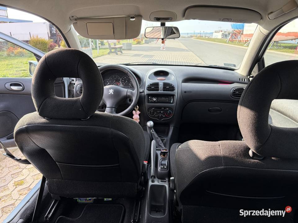 mam na sprzedaż Peugeota 2001 206