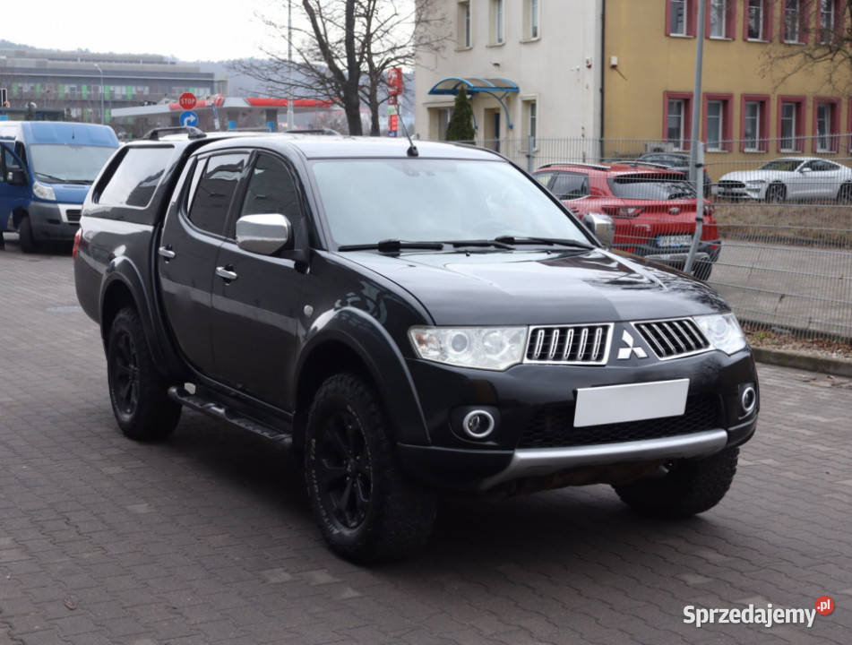 Mitsubishi L200 25 DID relingi dachowe Piaseczno