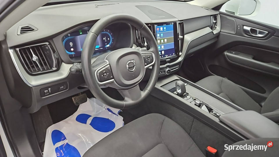 Volvo XC 60 B4 D AWD Core aut Z Polskiego Salonu Warszawa