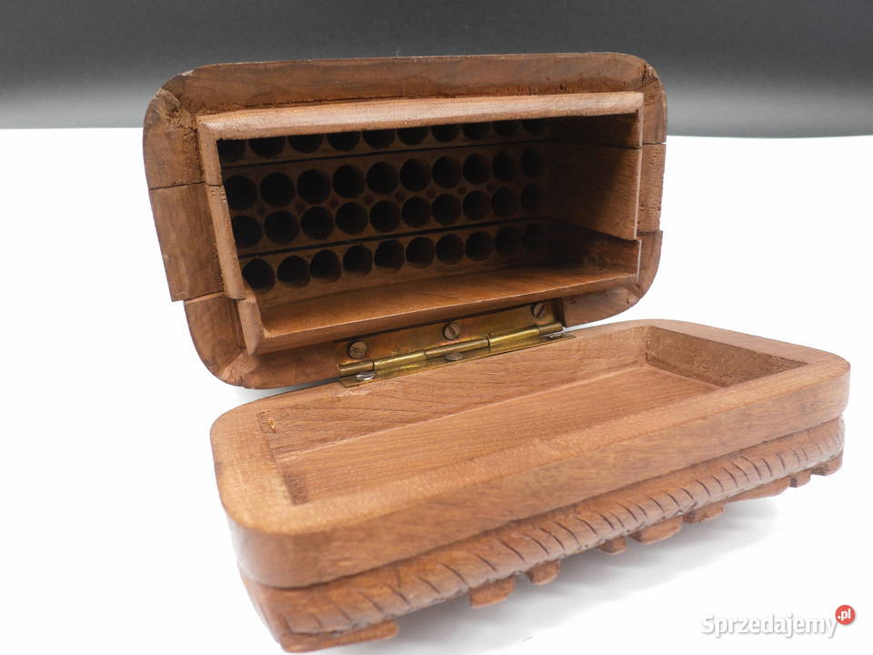 Unikalna Rzeźbiona Cigariera Humidor z Drewna Raszków