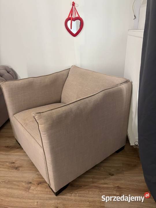 Fotel w kolorze jasnobeżowym Fotele Piotrków Trybunalski