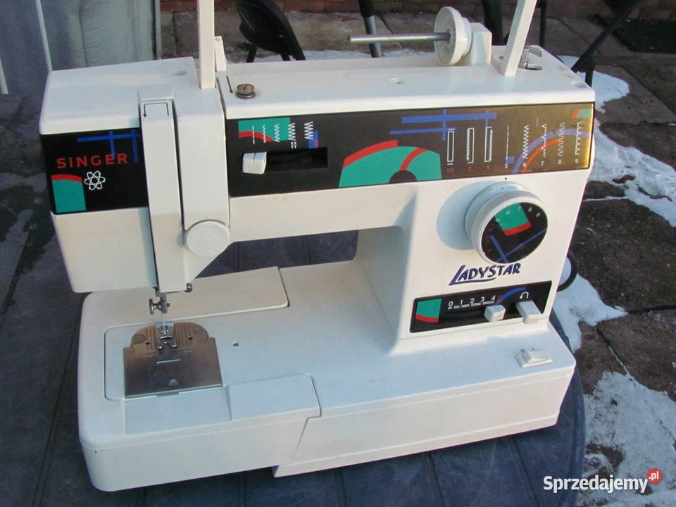 Wieloczynnościowa maszyna do szycia Singer