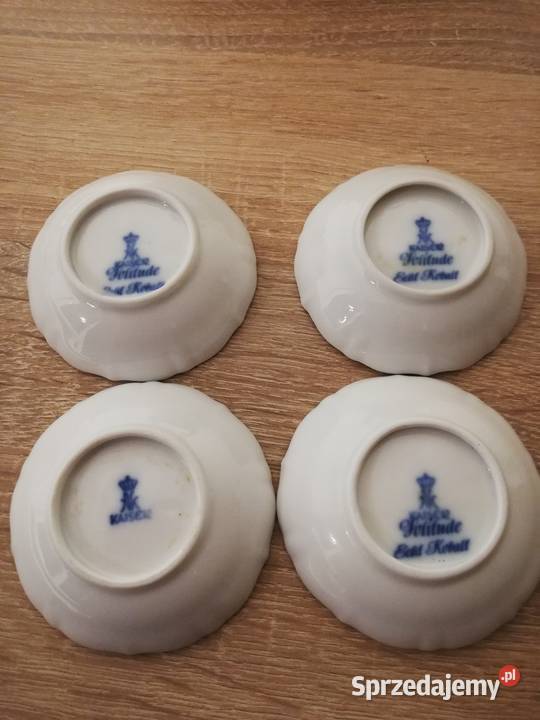 Porcelana z kobaltem spodki dżemówki sygnowane Porcelana i szkło