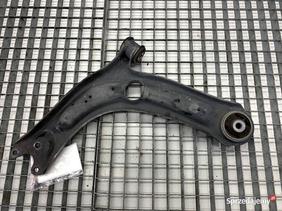 WAHACZ PRAWY PRZÓD AUDI Q3 II SUV PRZEDNI PRAWA