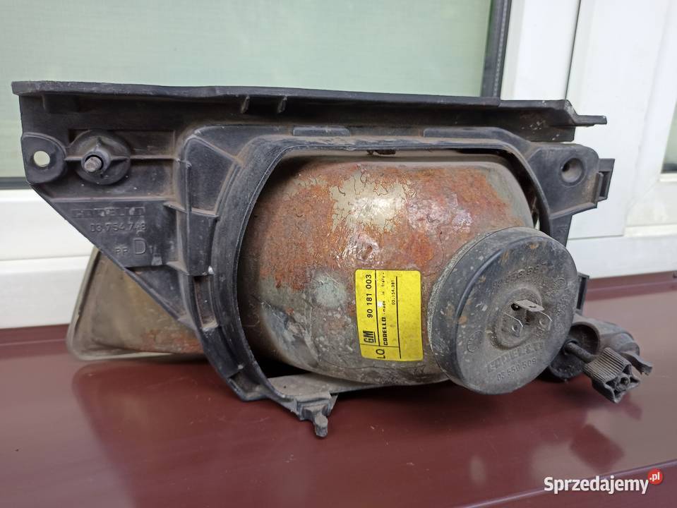 Opel Kadett E lampa przednia prawa reflektor Sieradz sprzedam