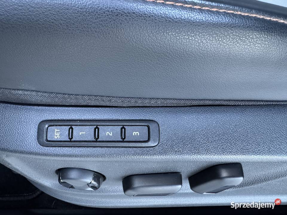 Ateca 300 TRIBE EDITION Beats Brembo Fotel gniazdo SD Bielany Wrocławskie