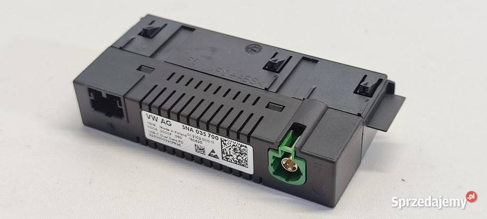 SKODA SUPERB 4 PORT GNIAZDO USB 5NA035700