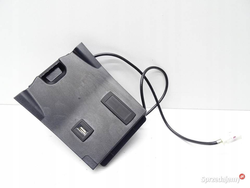 GNIAZDO WEJŚCIE USB MERCEDES W246 BKLASA