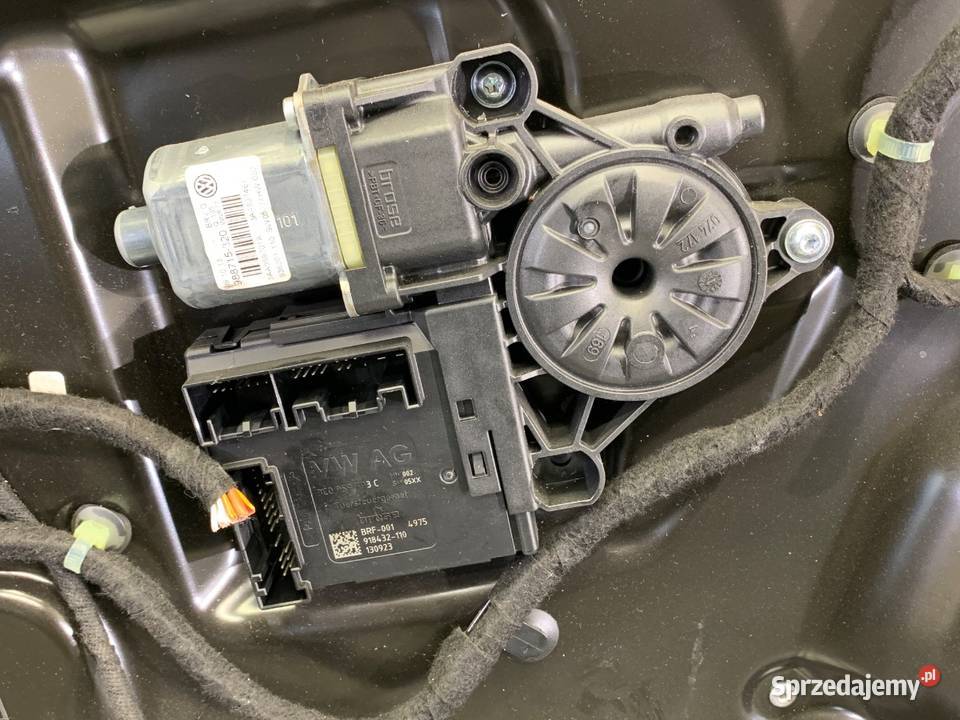 PODNOŚNIK SZYBY LEWY PRZÓD VW PASSAT B7