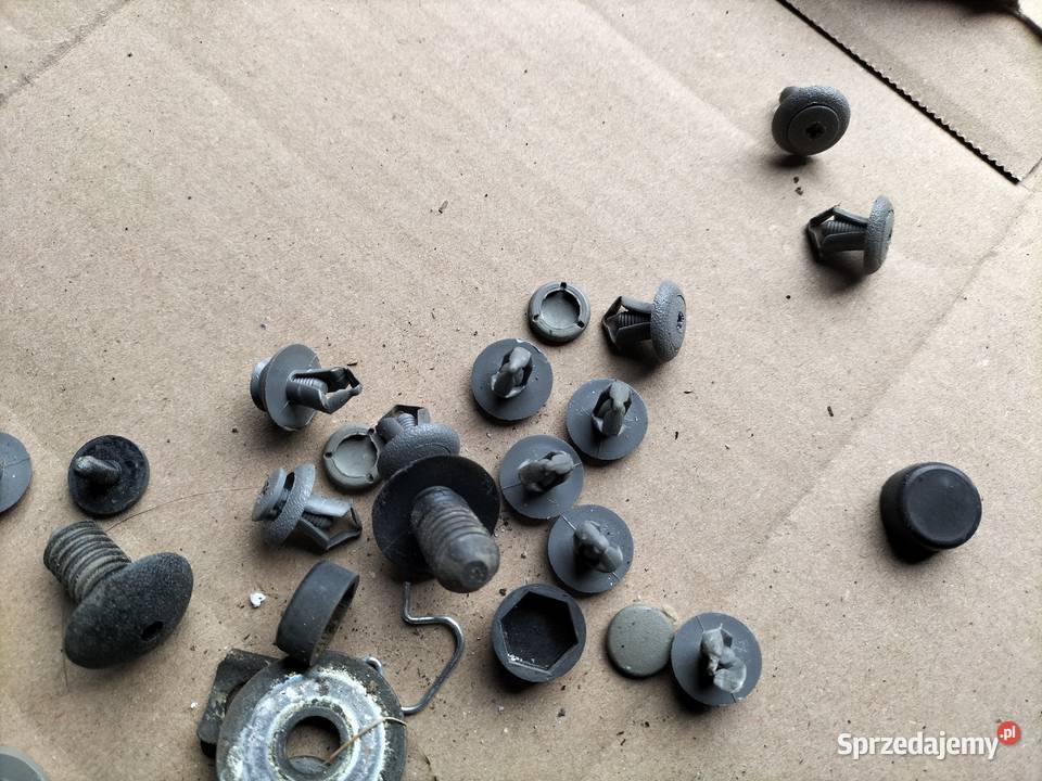 VOLVO S40 V40 SPINKA ZAPINKA ZAŚLEPKA KOŁEK
