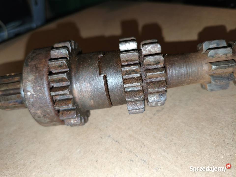 Wałek skrzyni biegów że wstecznym biegem Dniepr Leszno