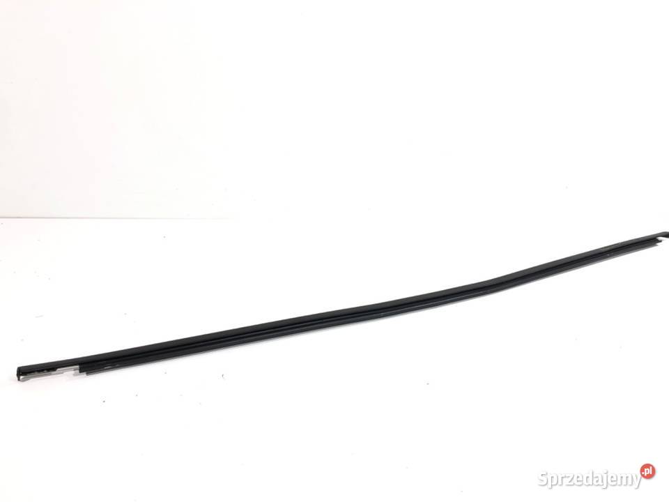 LISTWA ZGARNIAJĄCA PRZÓD PRAWY SKODA OCTAVIA III sprzedam