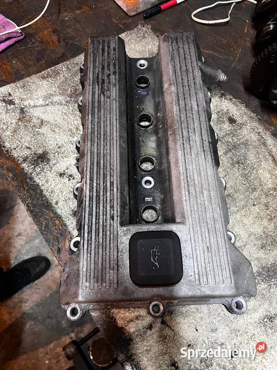 Pokrywa zaworów BMW M44B19 Piasek