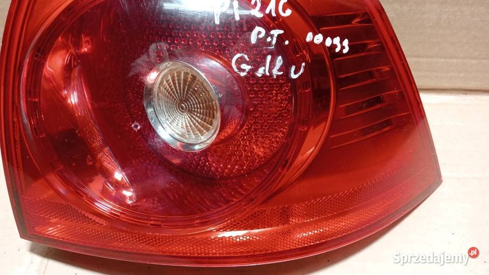 VW GOLF V HB LAMPA TYŁ PRAWY Zbierkowo