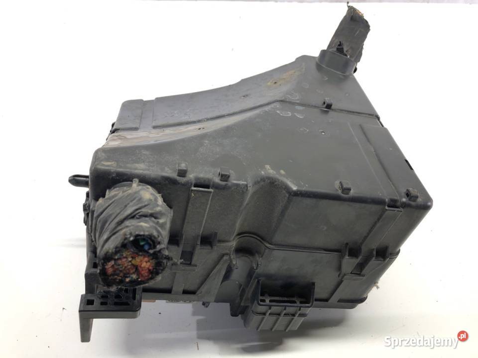 SKRZYNKA BEZPIECZNIKÓW HYUNDAI SANTA FE III osobowe Skrzynki bezpieczników