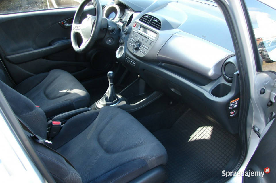 Honda Jazz 14 E 100 Super stan III 20082014 srebrny wielkopolskie Piła
