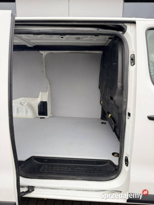 Opel Vivaro 20Cdti 122LongNowe oponyVat1 Motoryzacja sprzedam