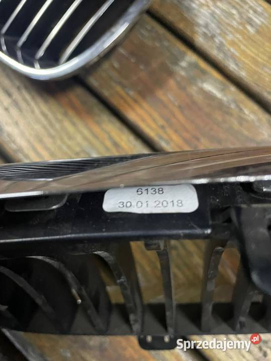 BMW E90 E91 E92 Nerka Atrapa Grill Prawa Lewa Mszana Górna