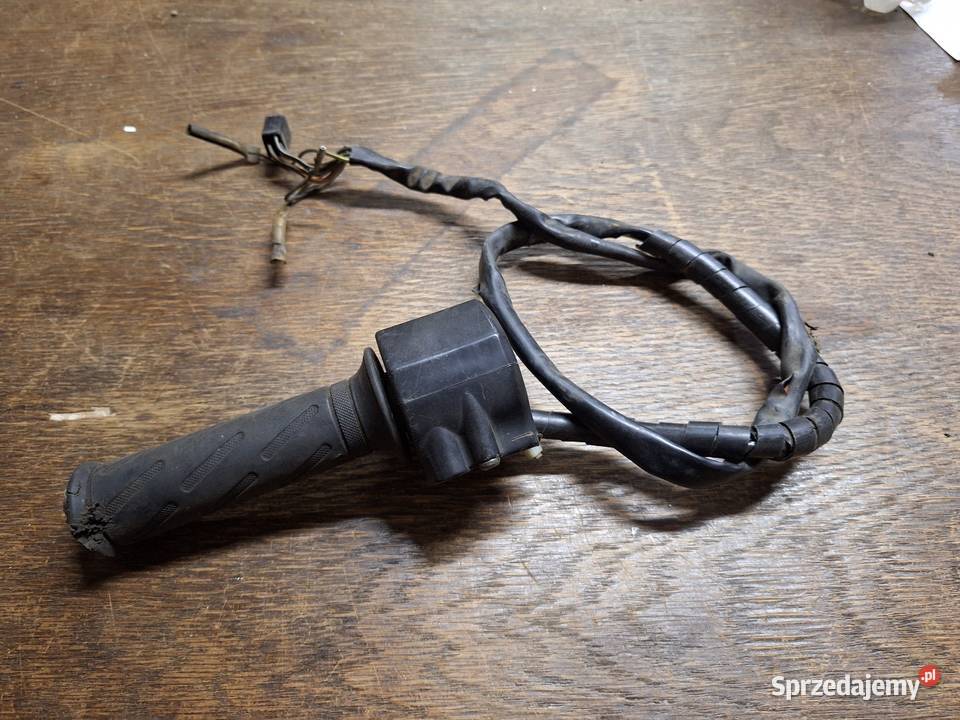 Suzuki GS 500 przełącznik prawy gs500 rolgaz