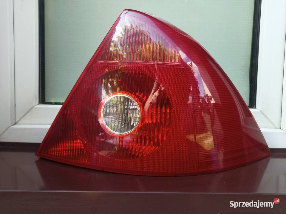 Ford Mondeo MK3 III HB hatchback lampa tył tylna osobowe łódzkie Sieradz