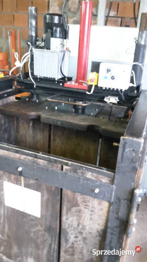 Belownica zgniatarka prasa do śmieci makulatury