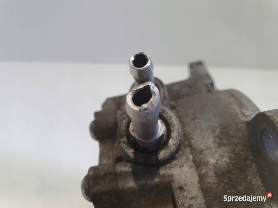 VW Passat B6 20 TDI POMPA WAKUM vacum 03G145209C