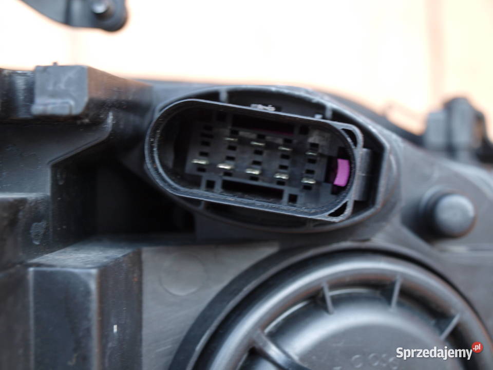 Audi A4 B8 lampa lewa przód zwykła 2012 2015r
